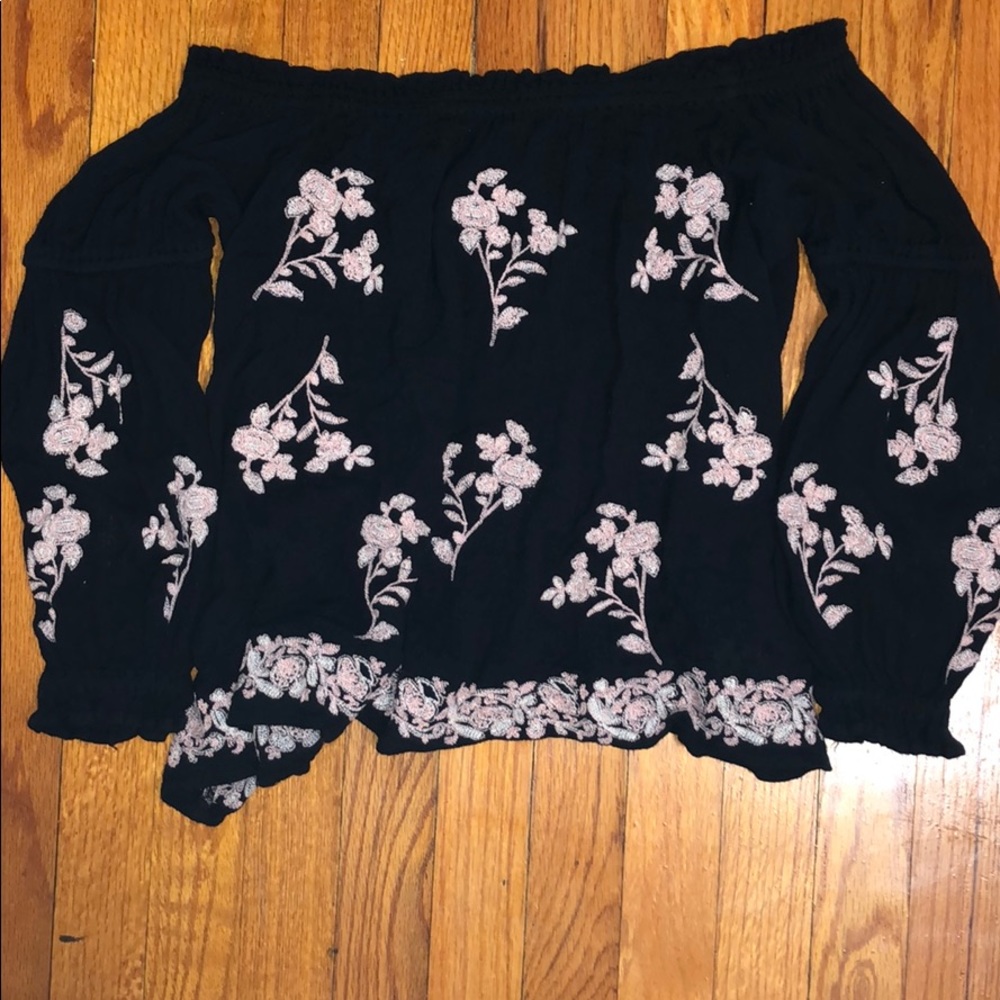 BLACK BLOUSE